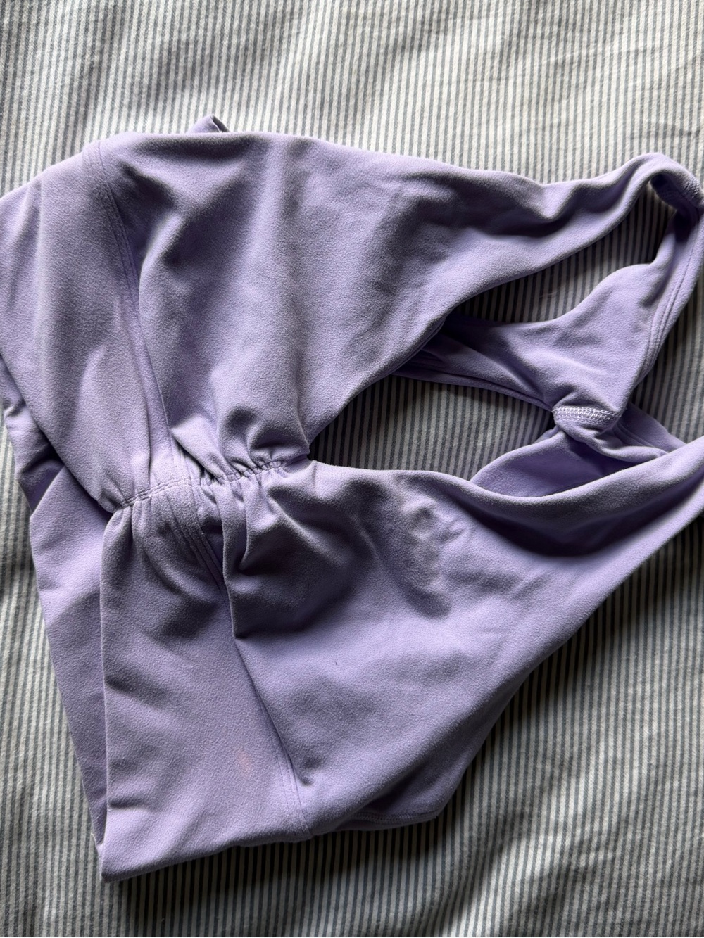 Aritzia lilac sports bra